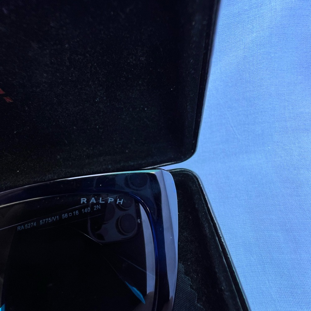 Ralph Lauren Black Sunglasses with Case - Picture 3 of 7
